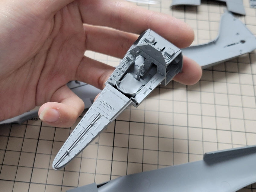 Border 1:35 Focke-Wulf Fw190A-6 w/Full Engine & Weapon Interior
