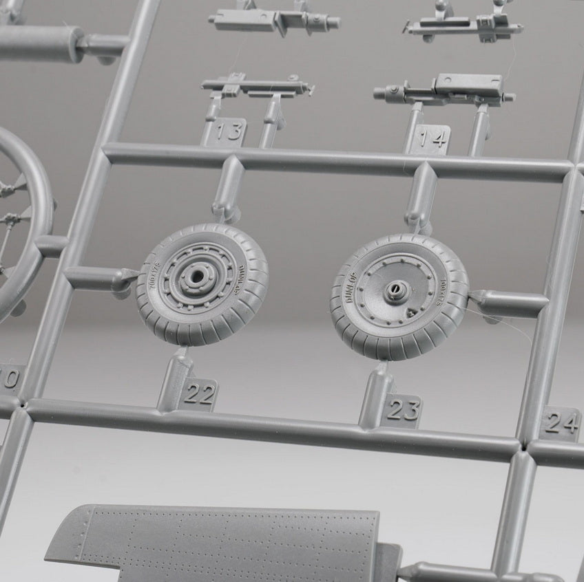 Border 1:35 Focke-Wulf Fw190A-6 w/Full Engine & Weapon Interior