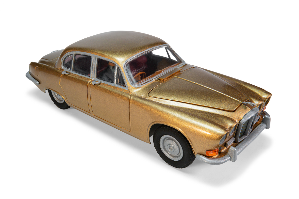 Airfix 1:32 Vintage Classic Jaguar 420