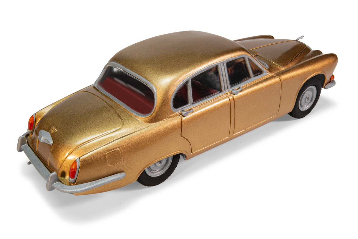 Airfix 1:32 Vintage Classic Jaguar 420