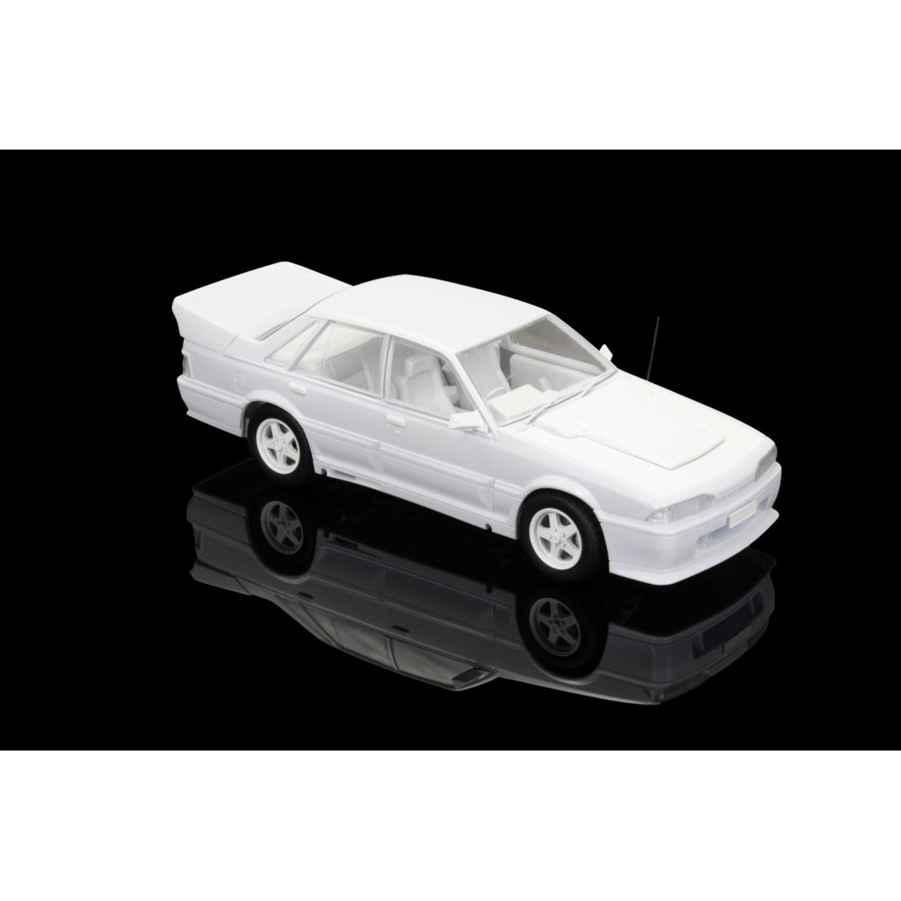 DDA 1:24 VL Holden Walkinshaw Plastic Kit