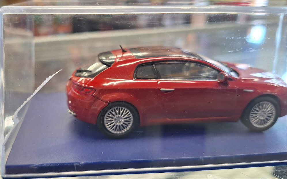 "Pre owned" M4 1:43 2005 Alfa Romeo Brera