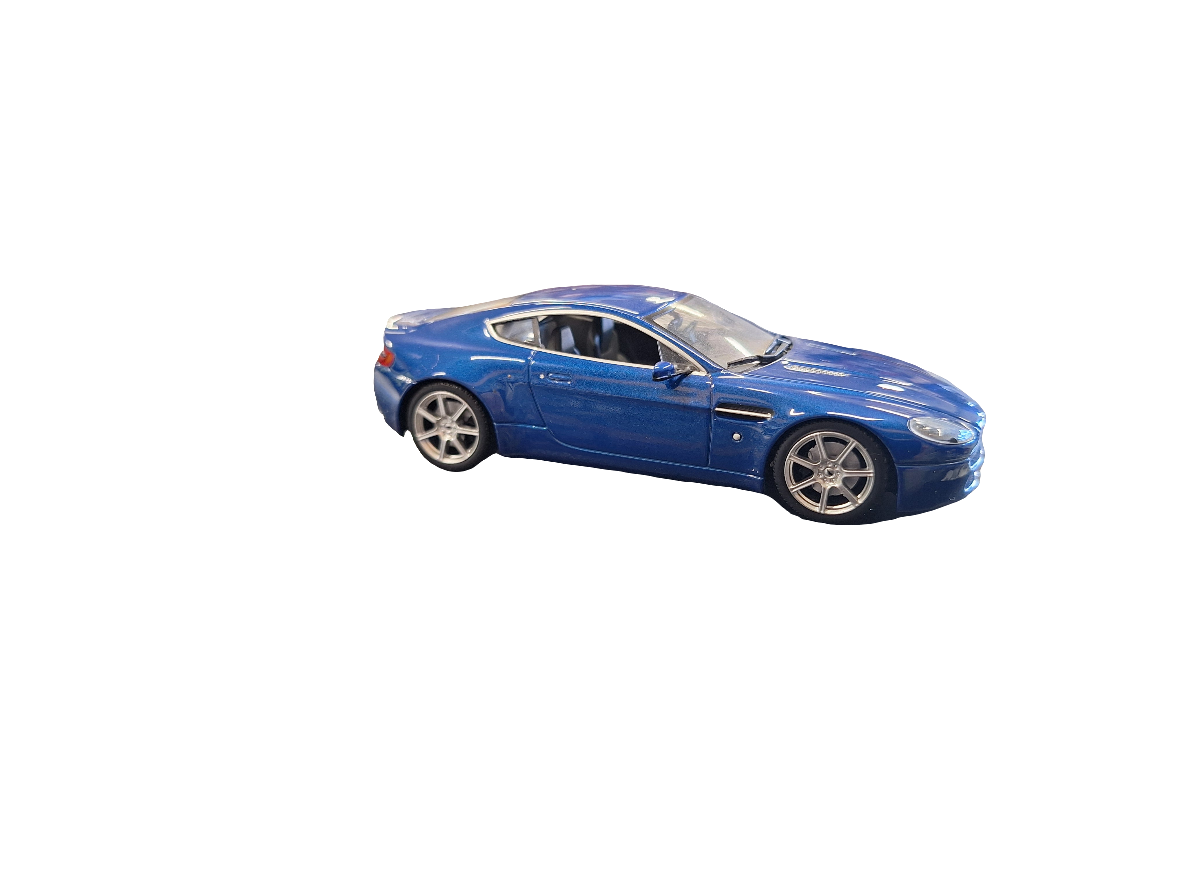 "Pre owned" Minichamps 1:43 2005 Aston Martin V8 Vantage Blue Metallic