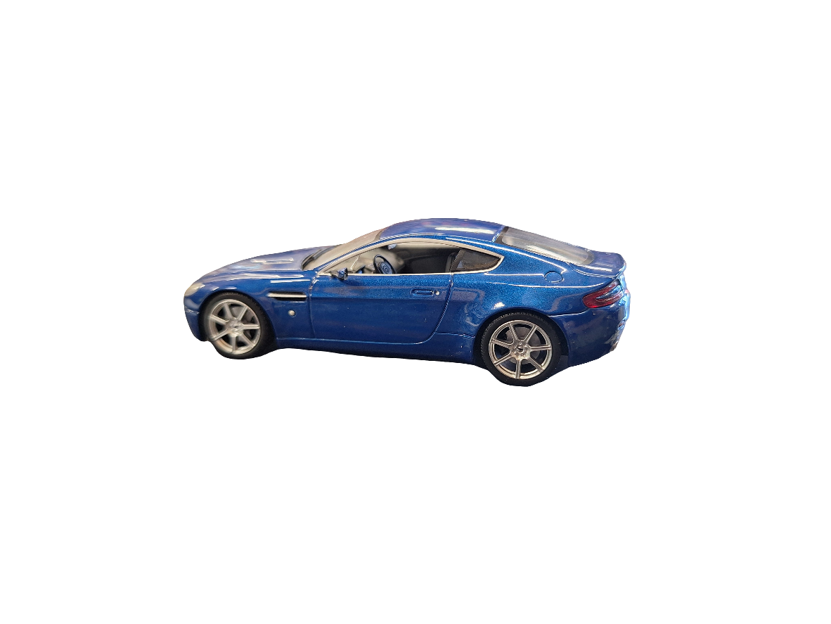 "Pre owned" Minichamps 1:43 2005 Aston Martin V8 Vantage Blue Metallic