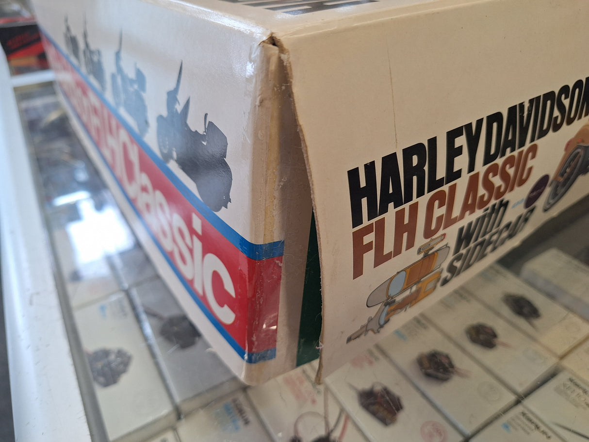 *Vintage, Damaged* Tamiya 1:6 Harley Davidson FLH Classic w/Sidecar