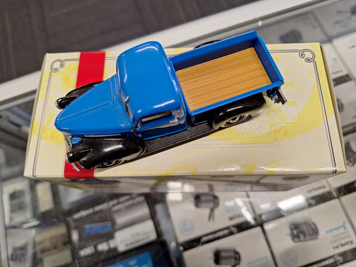 "Pre owned" Matchbox 1:43 1941 Chevy Model AK 1/2 Ton Pickup