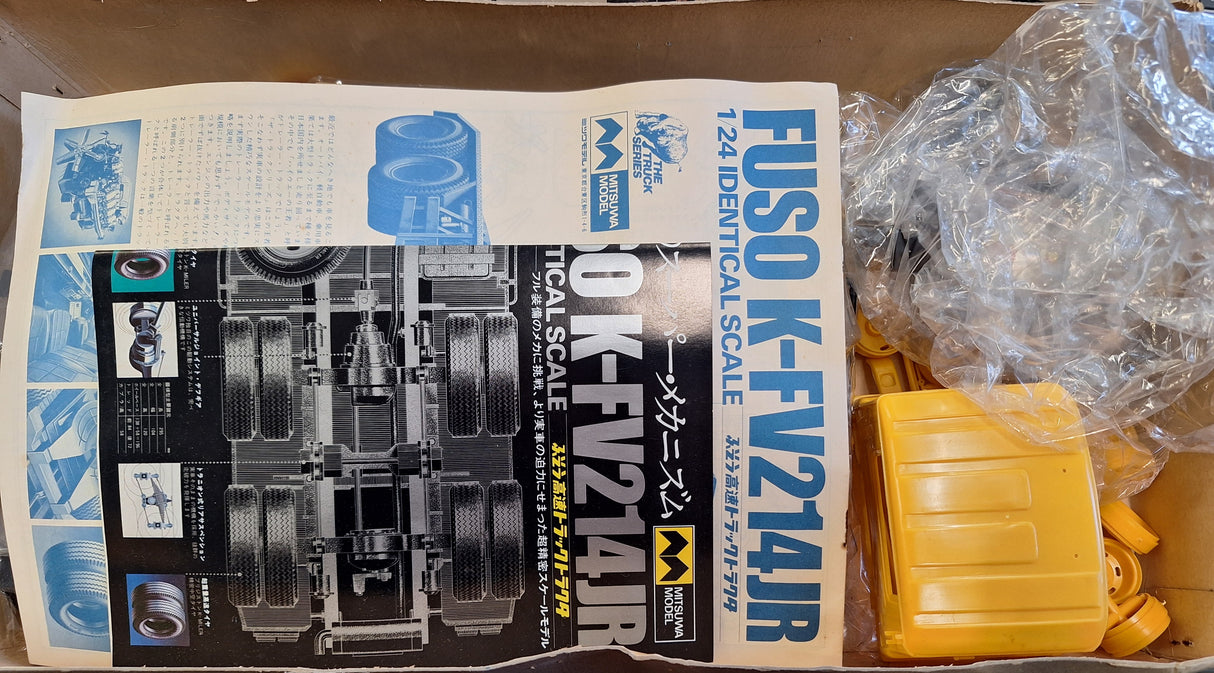 *Vintage, Unsealed* Mitsuwa 1:24 Fuso K-FV214JR