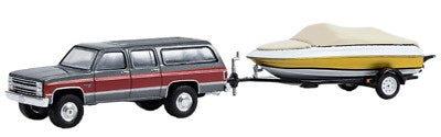 GL 1:64 1987 Chevy Suburban W/Boat Trailer and Boat