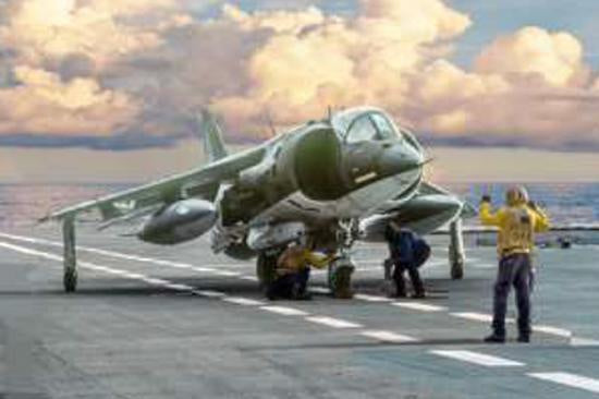 Italeri 1:72 AV-8A Harrier
