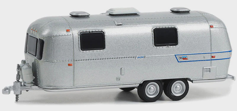 GL 1:64 1973 Airstream Ambassador International Land Yacht