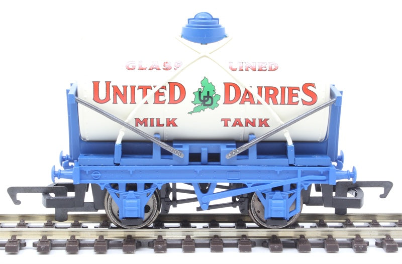 Hornby HO/OO United Dairies 14T Tank wagon