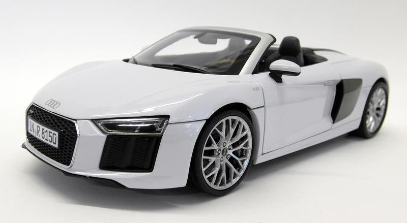 Audi 1:18 R8 Spyder V10 Suzuka Grey