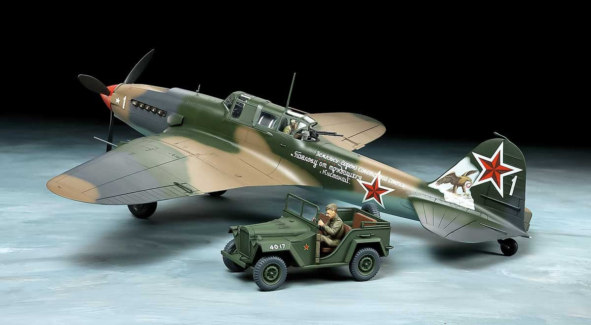 Tamiya 1:48 Ilyushin IL-2 Shturmovik  & GAZ-67B  Field Car