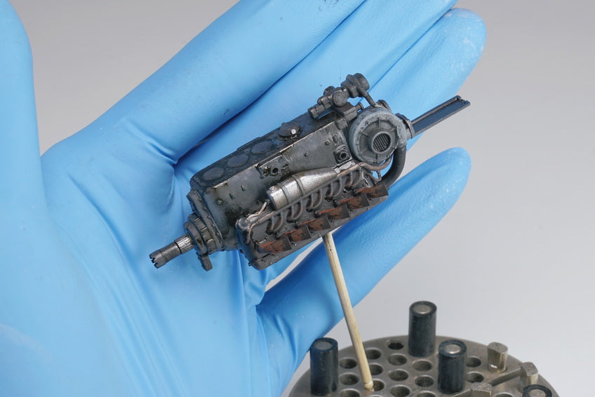 Border 1:35 Messerschmitt Bf109 G-6 w/Full Engine & Weapon Interior