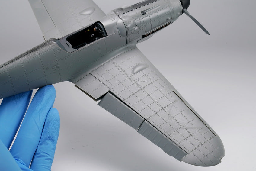Border 1:35 Messerschmitt Bf109 G-6 w/Full Engine & Weapon Interior