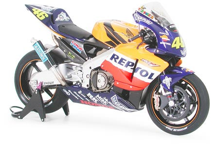 Tamiya 1:12 Repsol Honda RC211V (LW)