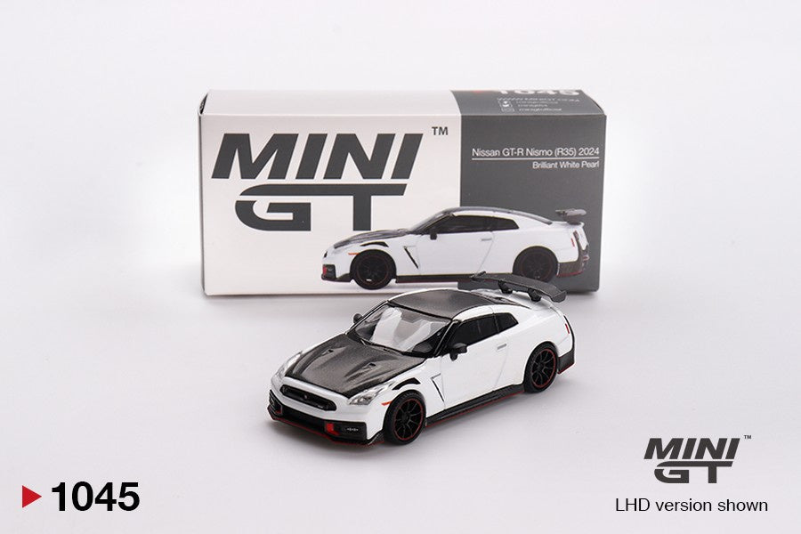 MiniGT 1:64 2024 Nissan GT-R Nismo  Brilliant White Pearl