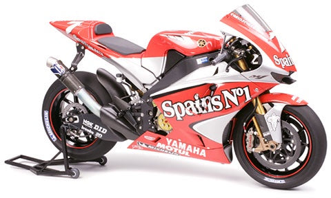 Tamiya 1:12 2004 Yamaha YZR-M1 No. 7/No. 33 (LW)