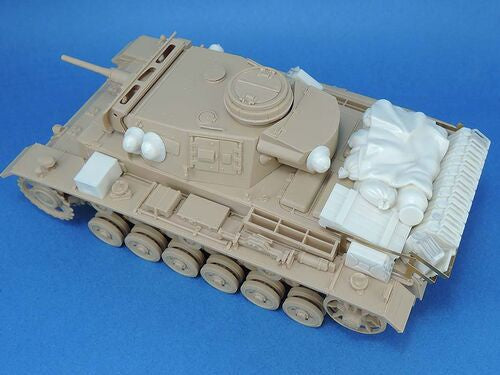 Legend 1:35 Panzer III Arika Korps Stowage Extra Resin Set