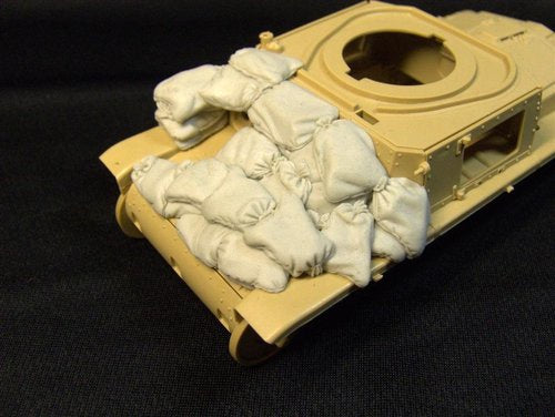 Panzer Art 1:35 Sand Armour for Fiat 13/40 Resin Upgrade