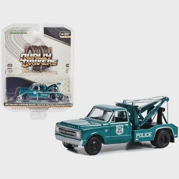 GL 1:64 1967 Chevrolet C-30 Dually Wrecker- NYPD
