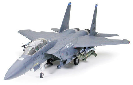 Tamiya 1:32 McDonald Douglas F-15E Strike Eagle Bunker Buster