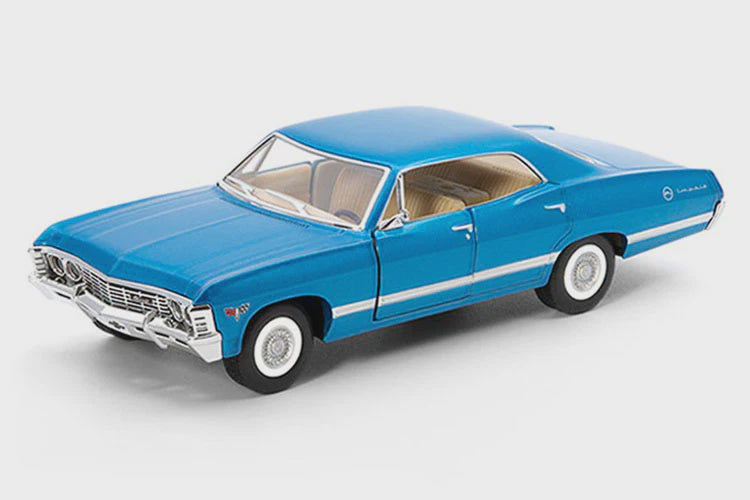 Kinsmart 1:43 1967 Chevrolet Impala