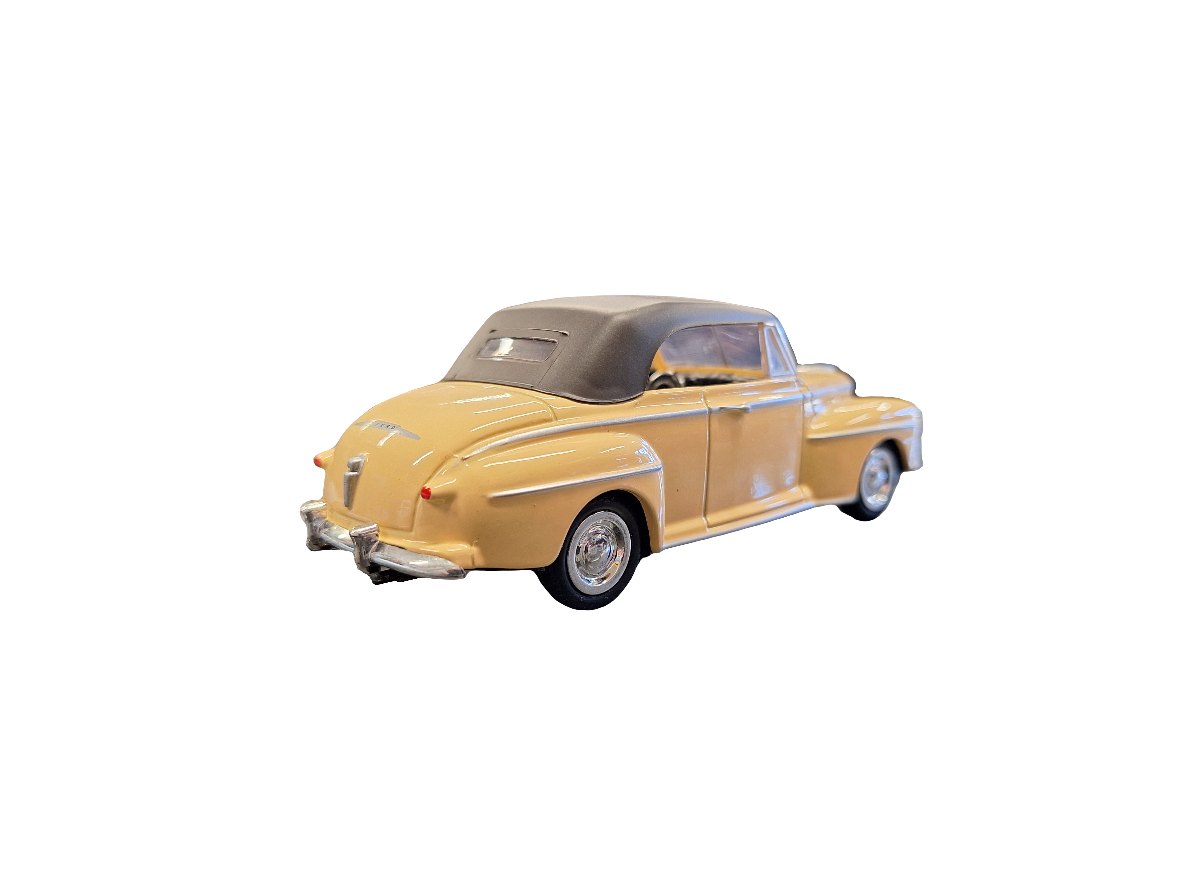 "Pre owned" Motormax 1:43 1948 Ford Duluxe