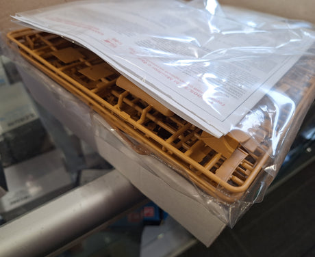 *Unsealed* ICM 1:35 V3000S/SS M Maultier w/Shelter (LW)