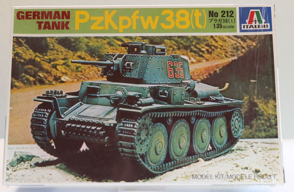 *Sealed, Vintage* Italeri 1:35 German Tank PzKpfw 38(t)