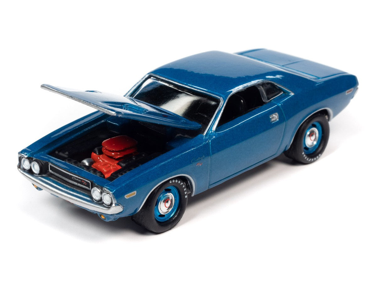 Johnny Lightning 1:64 1970 Dodge Challenger R/T - Metallic Blue