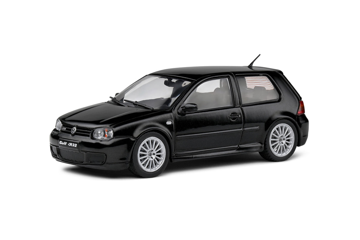 Solido 1:43 2003 VW Golf MK 1V R32 Black Magic AWD