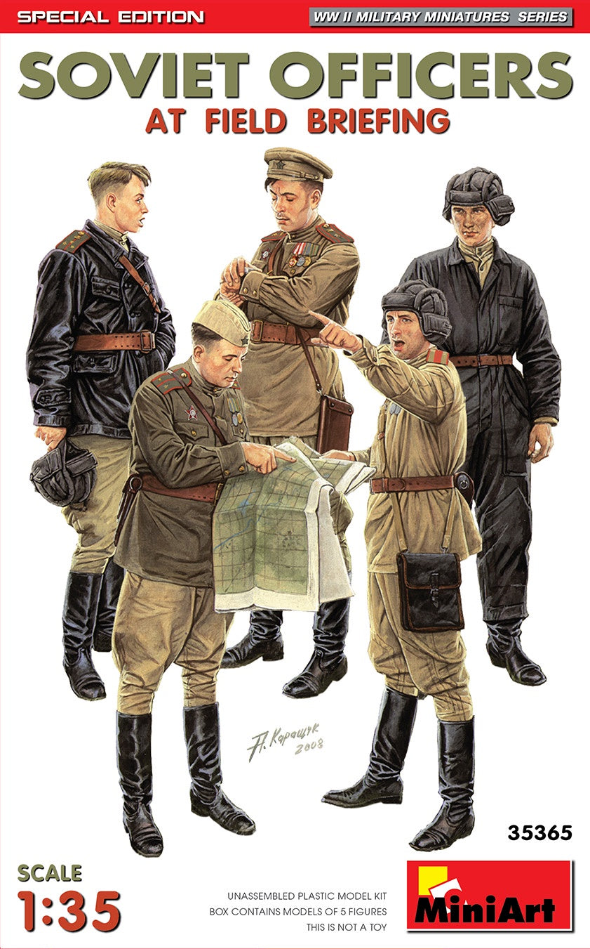 Miniart 1:35 Soviet Officers at Field Briefing