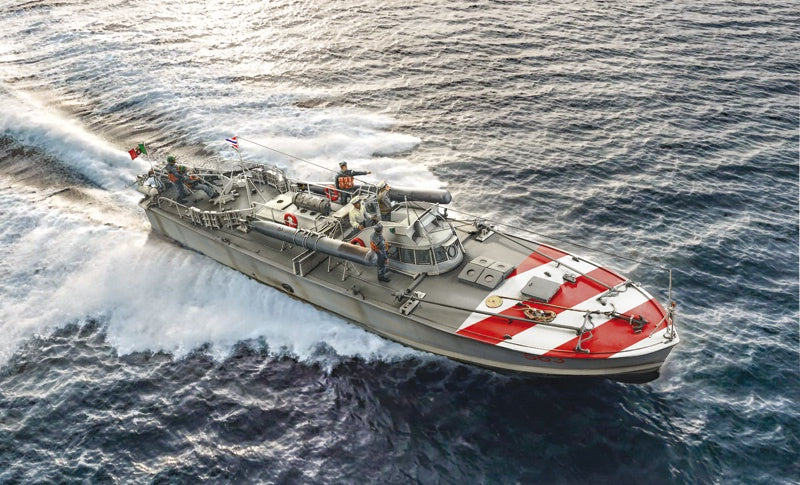 Italeri 1:35 M.A.S. 563/568 with crew
