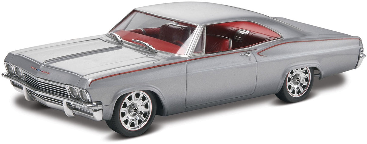 REVELL 1/25 CHEV IMPALA 1965