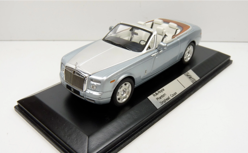 Ixo 1:43 2009 Rolls Royce Phantom DHC Light Blue/Silver